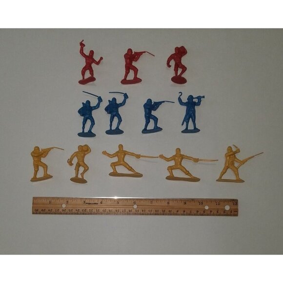 VTG 12 Plastic Pirate Figures Toy Lot Blue Red Yellow Swords Pretend Play - Picture 3 of 11